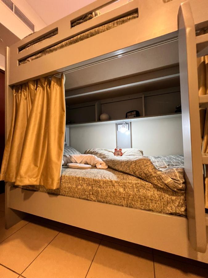 Robin Beach Hostel Jbr Дубай Экстерьер фото
